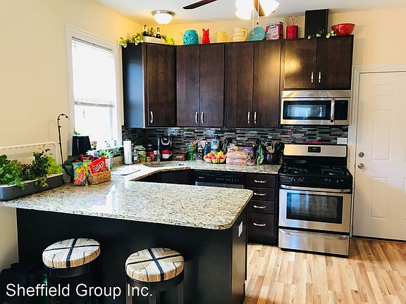 2nd image of 1622 N Fairfield Ave #2F