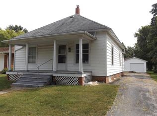 411 N 2nd St, Witt, IL 62094