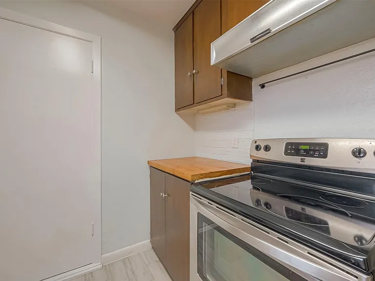 3426 Bradford St — Photo 22