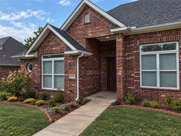 3750 W River Bend Dr, Fayetteville, AR 72704