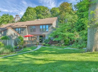 71 Giggleswick Way, Edison, NJ 08820