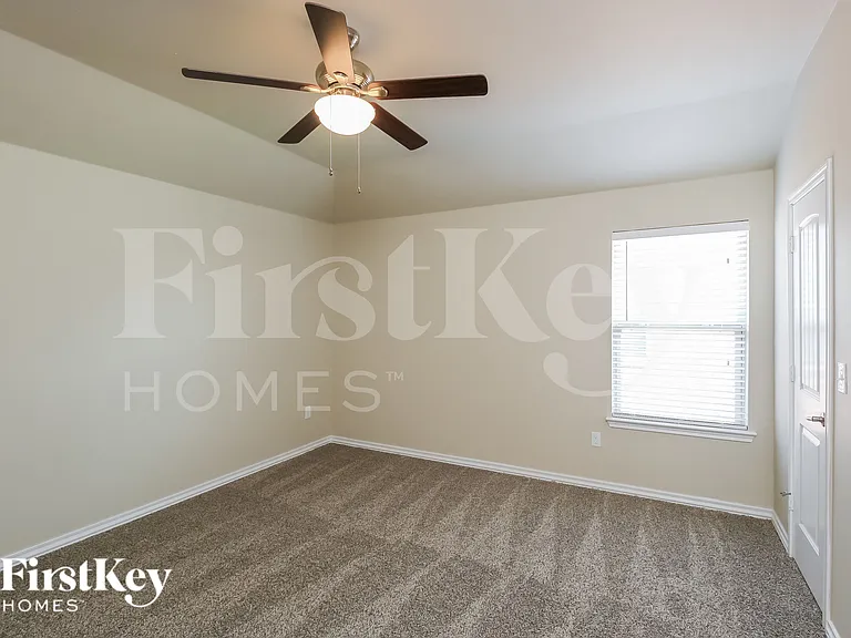 9708 Allie Hope Ln — Photo 13