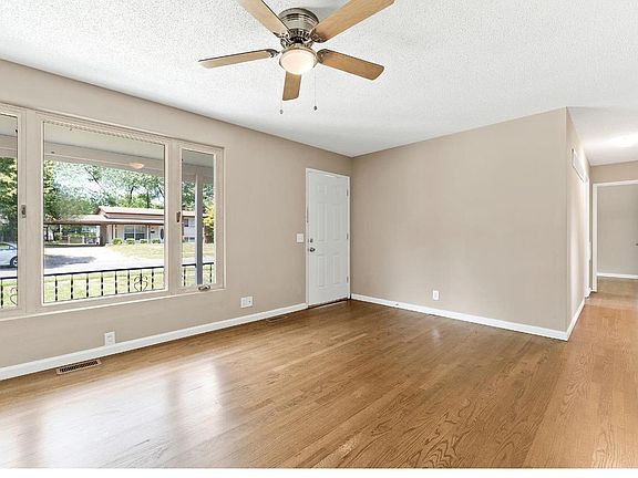 5th image of 2310 Liberty Dr