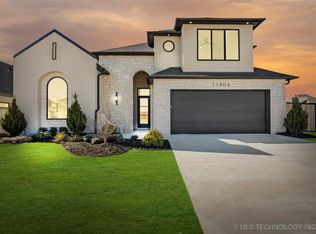 11904 S Vandalia Ave E, Tulsa, OK 74137