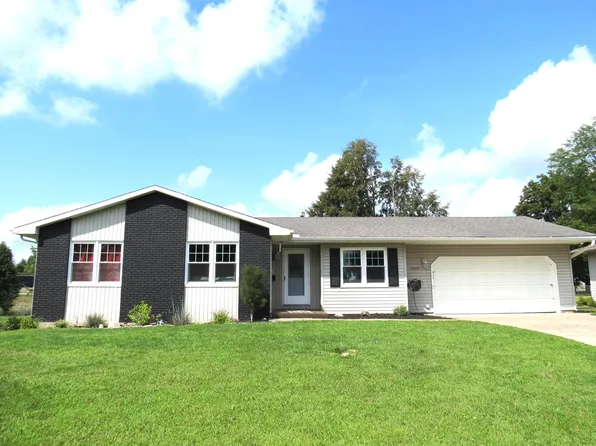 1000 W Farmland Dr, Maquoketa, IA 52060