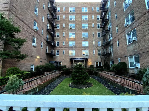 67-12 Yellowstone Blvd #B11, Forest Hills, NY 11375