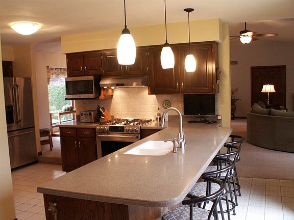 5th image of 9683 Ridgeview Rd
