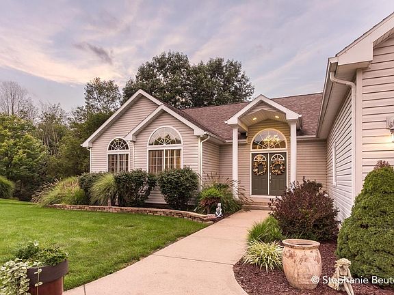 2nd image of 1809 Forland Ct NE