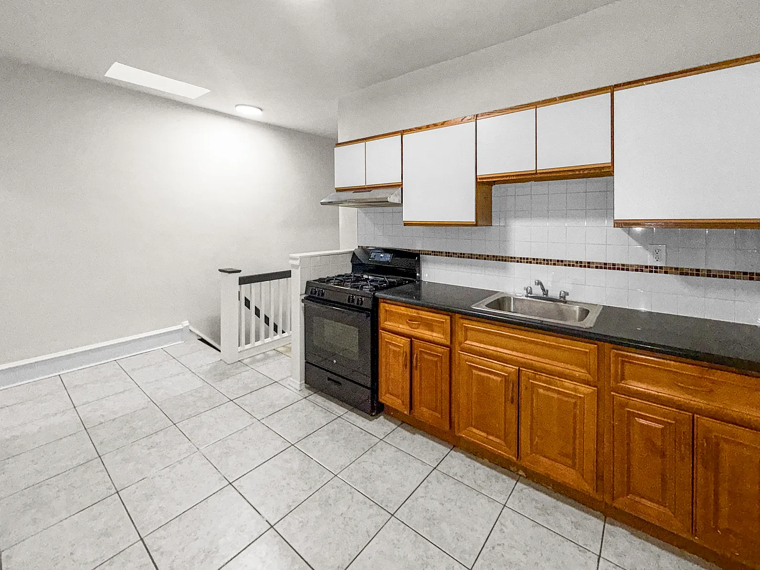 2 bed, 720 sqft, $1,250 — Photo 2