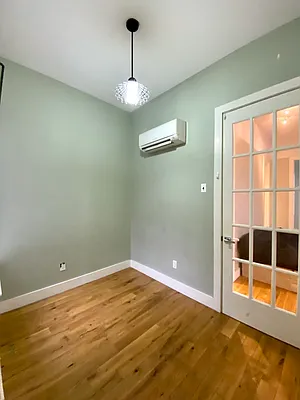 Rented by Nooklyn NYC LLC | media 23