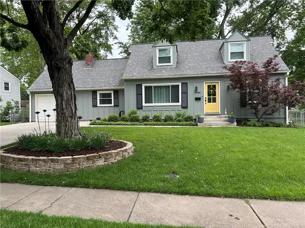 7721 W 96th Ter, Overland Park, KS 66212