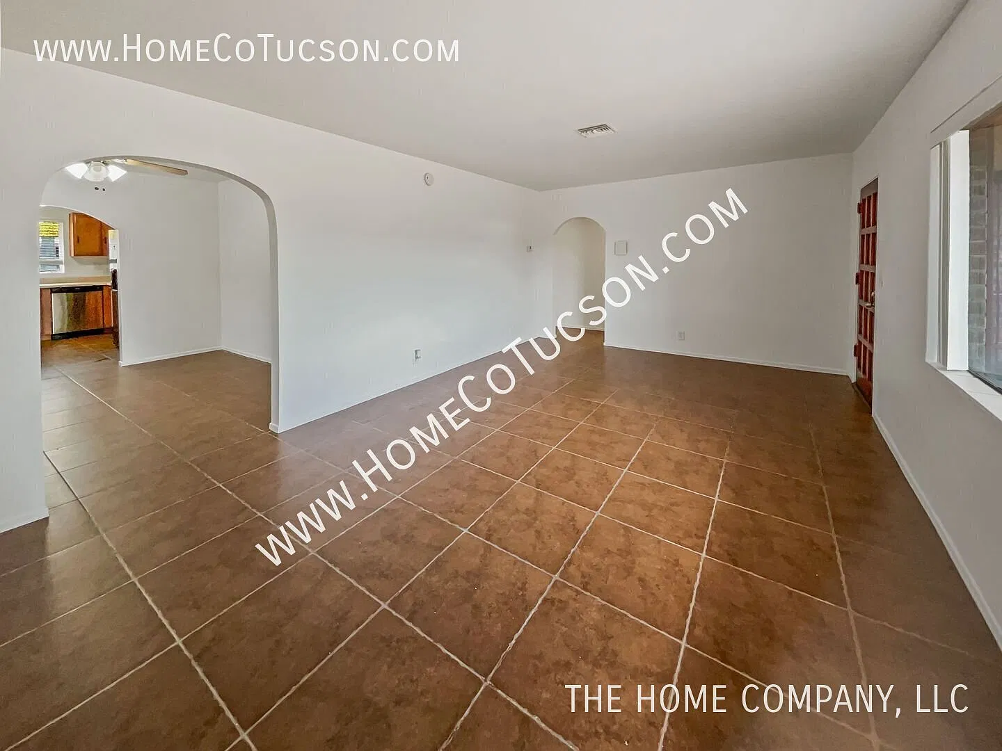 Charming Updated 3-Bedroom Home with Large Yard 4308 E Whitman Street — Photo 2