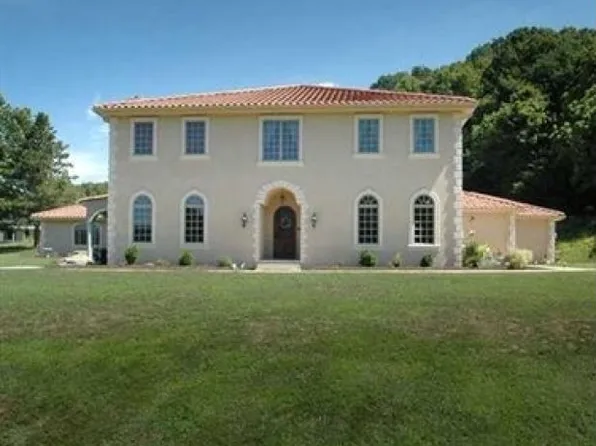 4461 Bulltown Rd, Murrysville, PA 15668