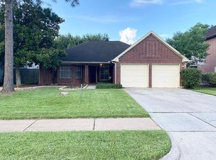 1015 Chesterwood Dr, Pearland, TX 77581