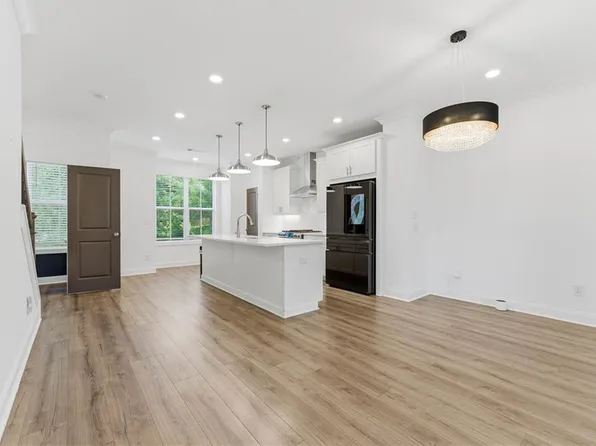 750 Angora Aly, Scottdale, GA 30079