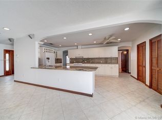 8230 SW 48th St, Miami, FL 33155