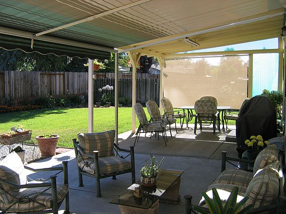 Large Patio with Retractable Awning