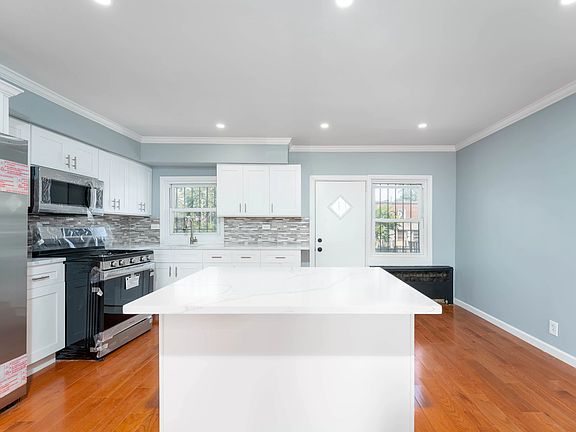 3rd image of 1153B E 223rd St #1