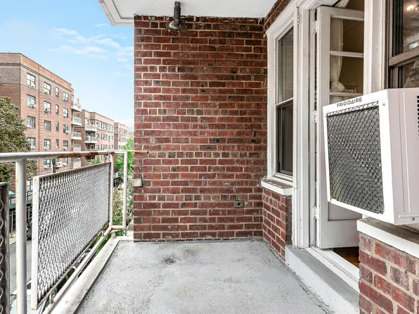 104-20 68th Drive image 11 of 27