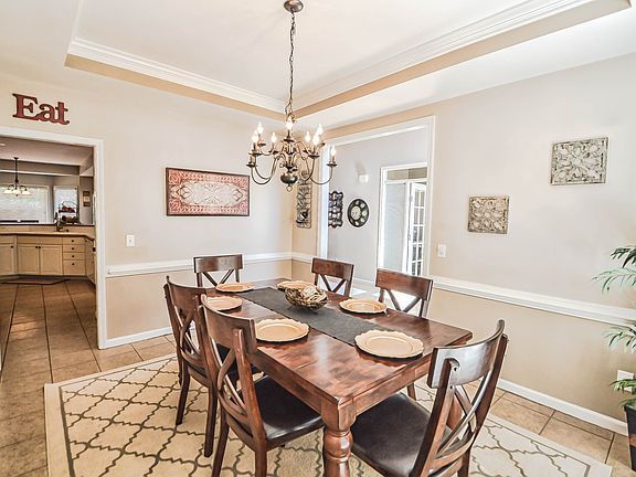 3rd image of 2411 Cape Sable Dr