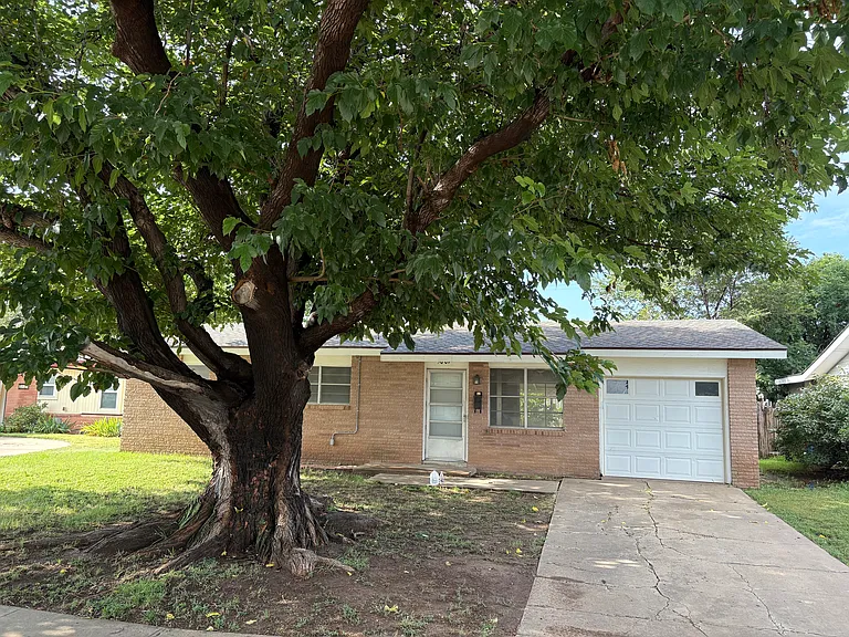 5001 Westway Trl — Photo 1