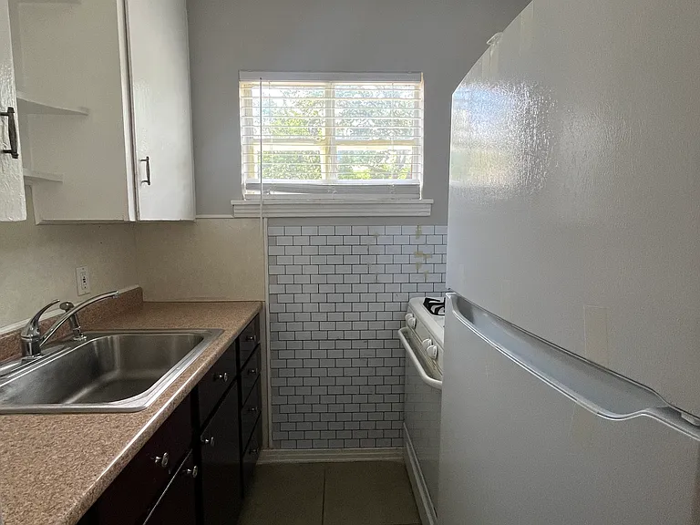 4818 Junius St — Photo 6