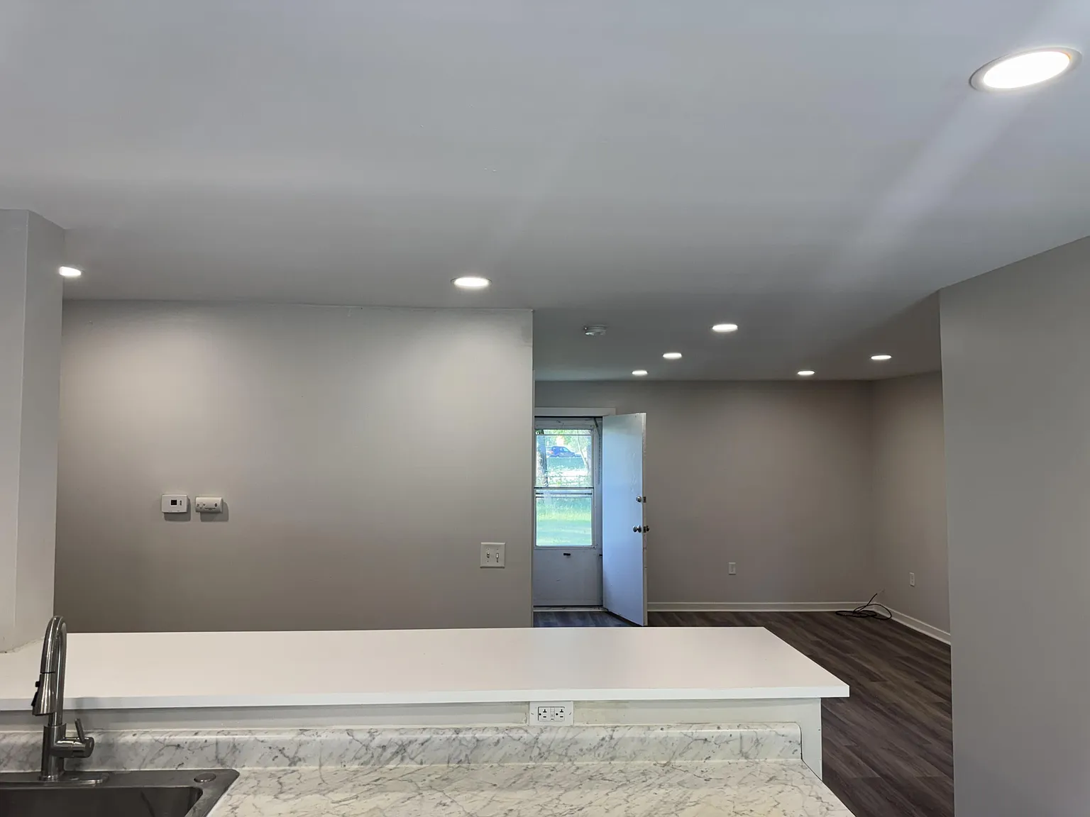3 bed, 1.0 bath, 1050 sqft, $1,675 — Photo 3