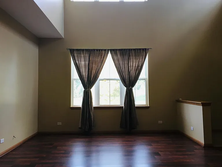 503 Heritage Ct — Photo 3