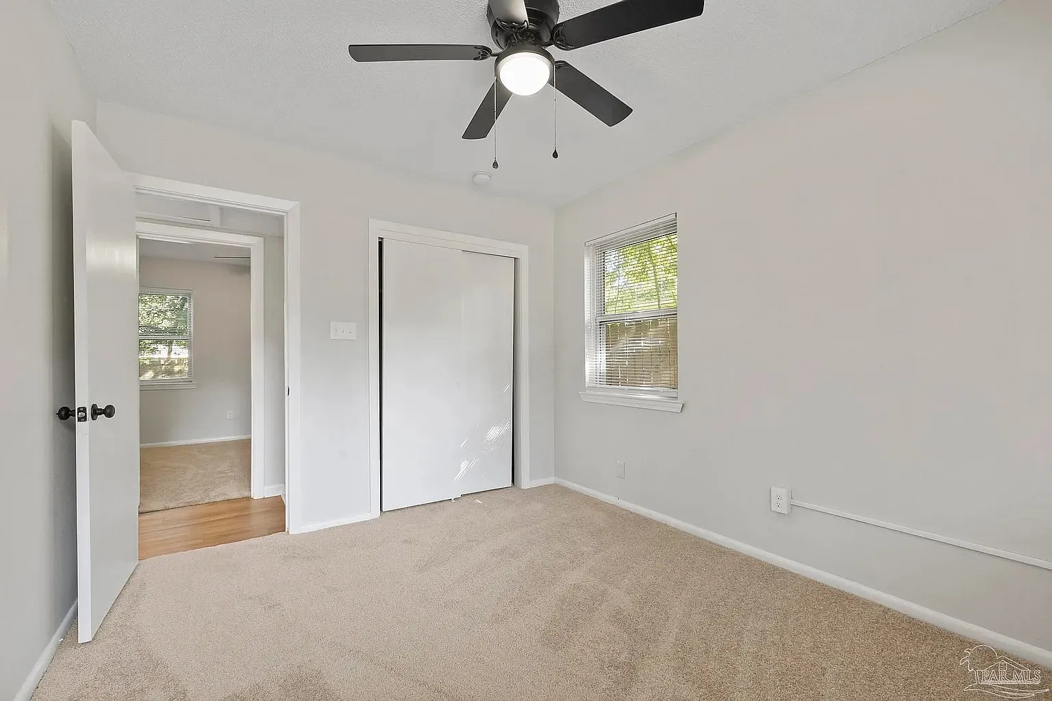 3 bed, 1.5 bath, 1377 sqft, $1,395 — Photo 4