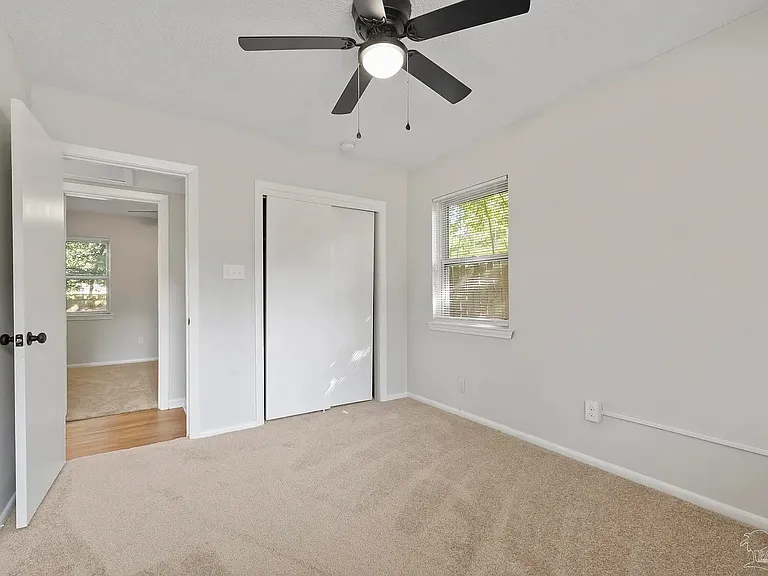 6003 Fairview Dr — Photo 4