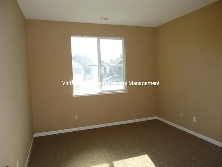 1473 Swallow Tail Ln — Photo 10