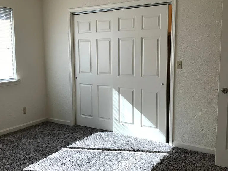 807 Knox Ave — Photo 12