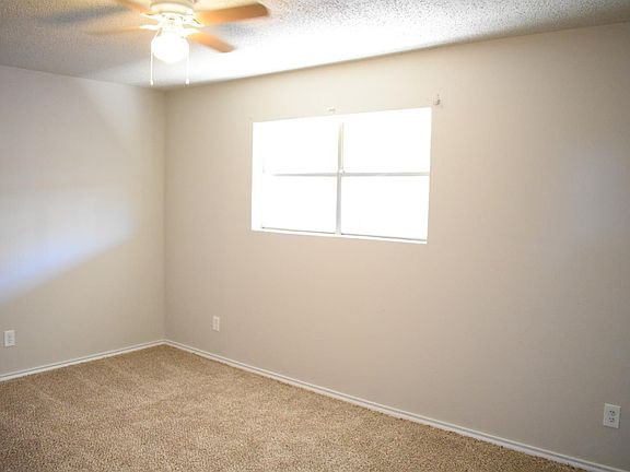 5th image of 1606 Elkhart Ave APT 19
