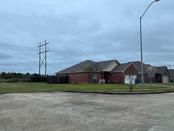 3rd image of 708 Cypress Wood Dr