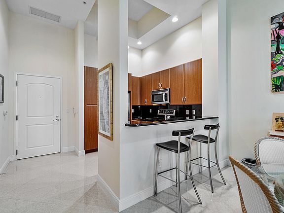 4th image of 701 S Olive Ave APT 309