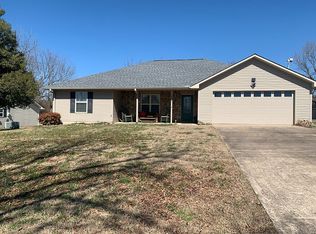 2011 Averitt Ave, Mena, AR 71953