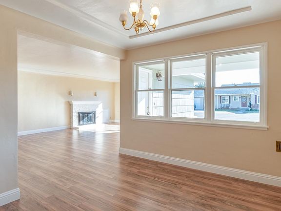 3rd image of 1059 Marilyn Ave