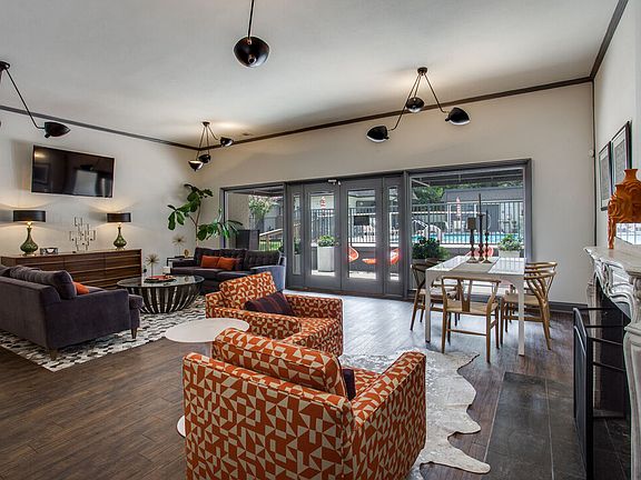 2nd image of 154 N Bailey Ave #9bdc2329b