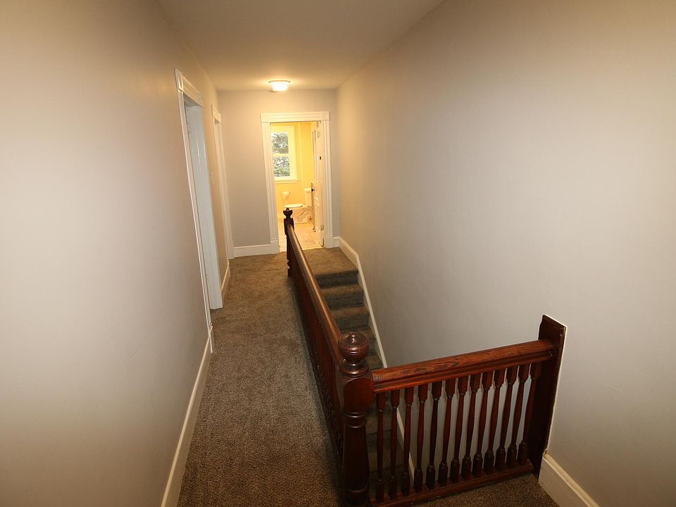 2nd image of 1618 S Irving Ave