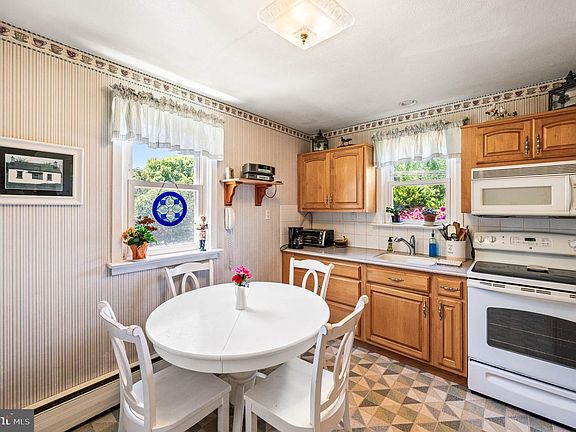 3rd image of 105 Village Dr