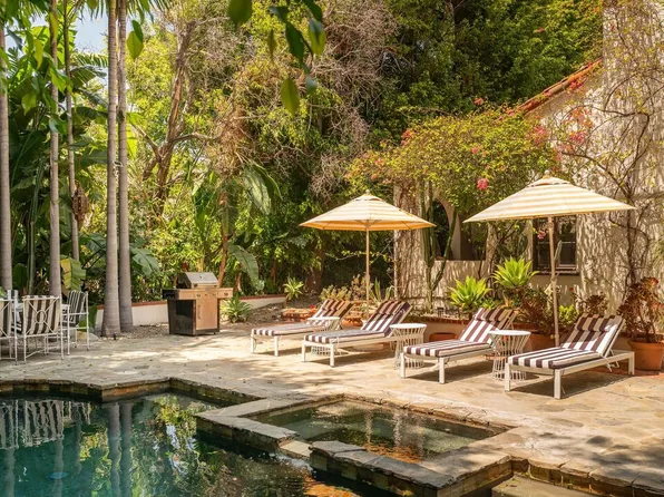 1135 Sunset Vale Ave, Los Angeles, CA 90069