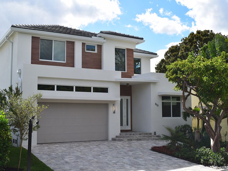 1st image of 800 Ponce De Leon Dr