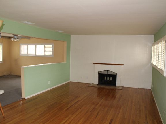 2nd image of 2847 Ladoga Ave