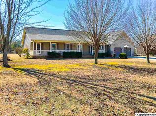 21 NE Shannon Dr, Decatur, AL 35603