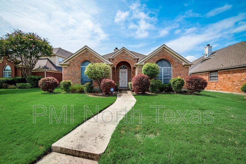 1st image of 6905 Chateau Dr