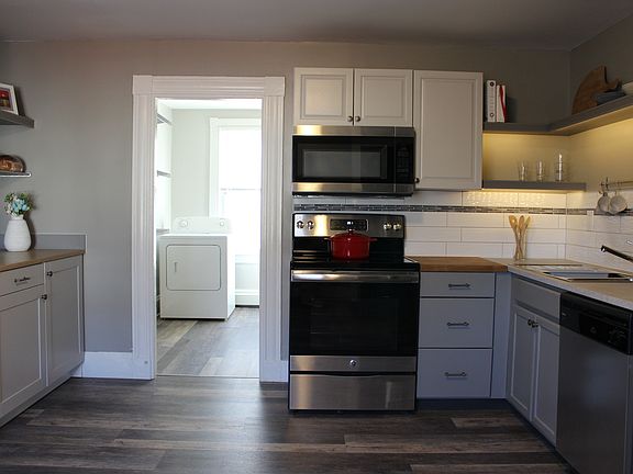 2nd image of 336 Main St APT 2