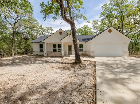 11479 Woody Ln, Bryan, TX 77807