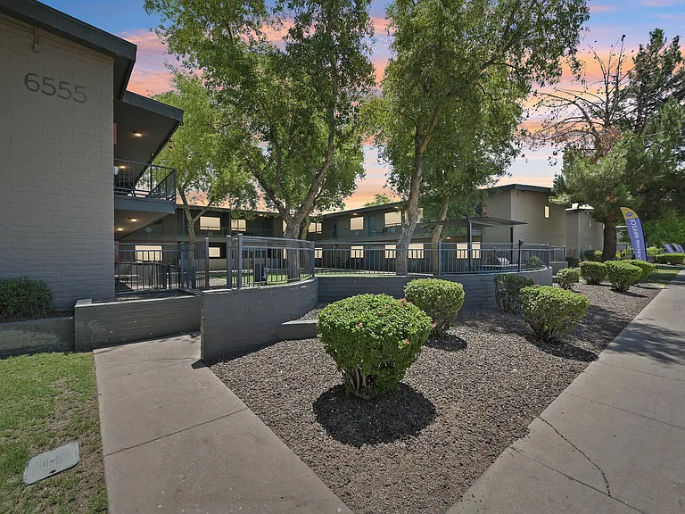 Cornell Apartments — Photo 2
