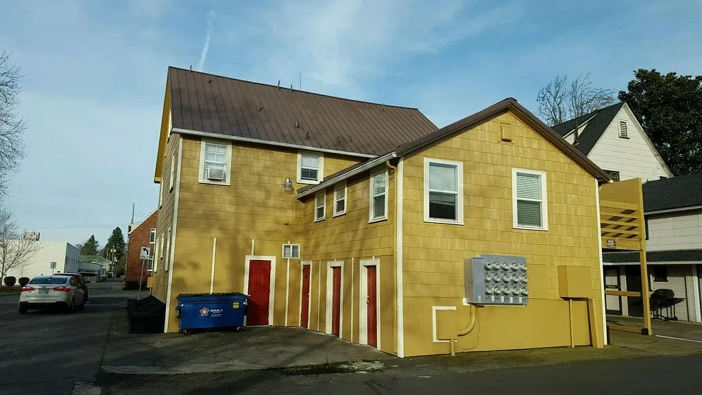 Studio, 250 sqft, $929 — Photo 3
