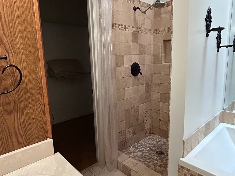 713 Rockford Cir — Photo 16